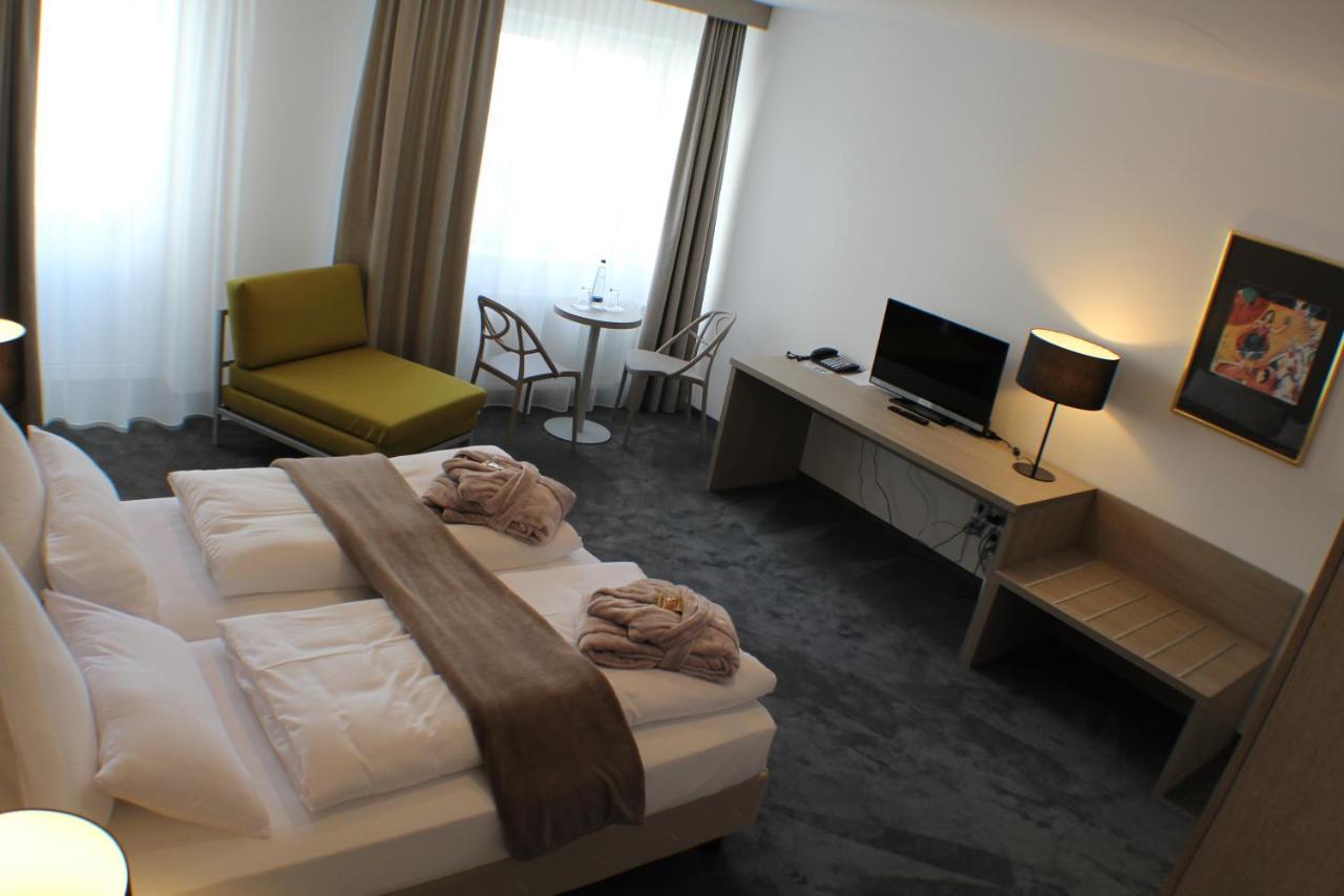 Garni Hotel Schmaus Viechtach Eksteriør billede